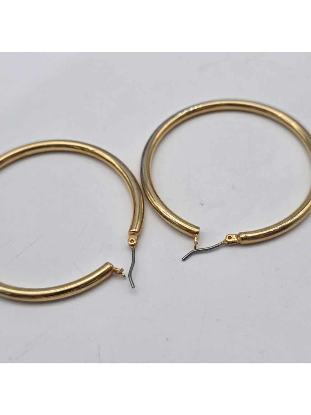 Gold-Tone Medium Hoop Earrings Classic Style For Women - Picture 4 of 4